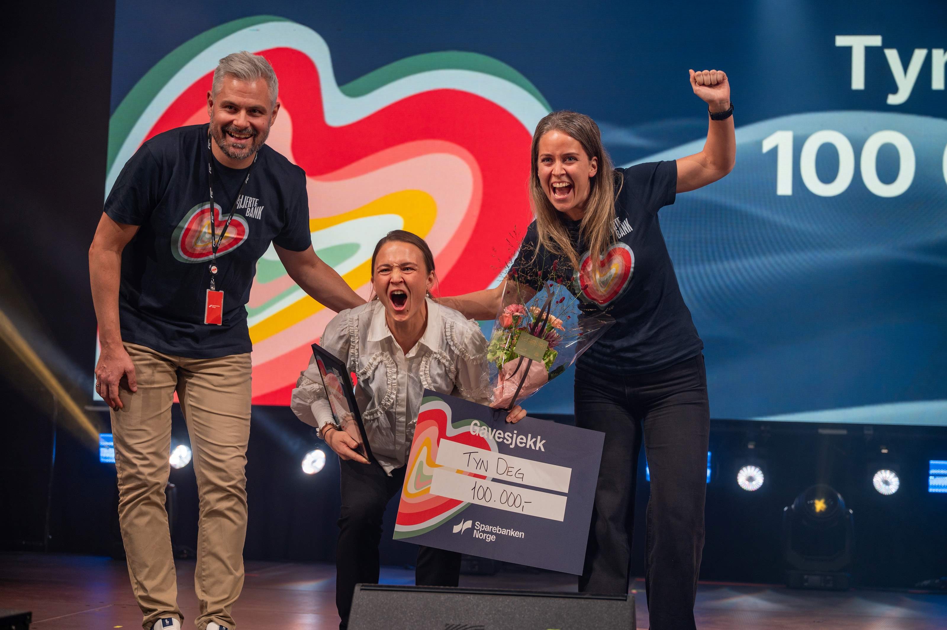 Tyn deg får gavemidler på scenen Tyn deg får gavemidler på scenen