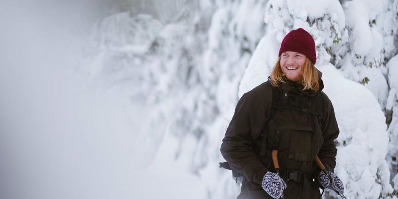 Foto av person i vinterland - til spareavtale i fond-tema