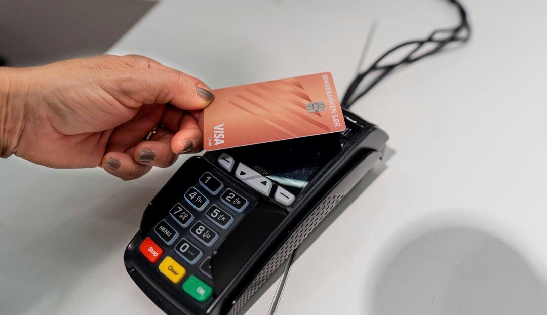Visa kredittkort har fordeler som reiseforsikring og gebyrfrie kontantuttak i utlandet