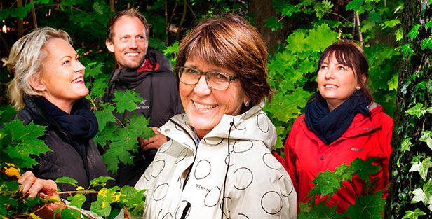 KLARE TIL INNSATS: Anita Mørland (fylkesaksjonsleder), Jostein Aanonsen (Sørmegleren i Lillesand), Oddny Jørgensen (Sparebanken Sør i Arendal) og Bente Voie Skagestad (Sparebanken Sør i Kristiansand),
