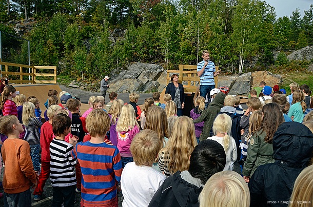 Nina og Frode fra Sparebanken Sør Kragerø åpner Helle Skatepark