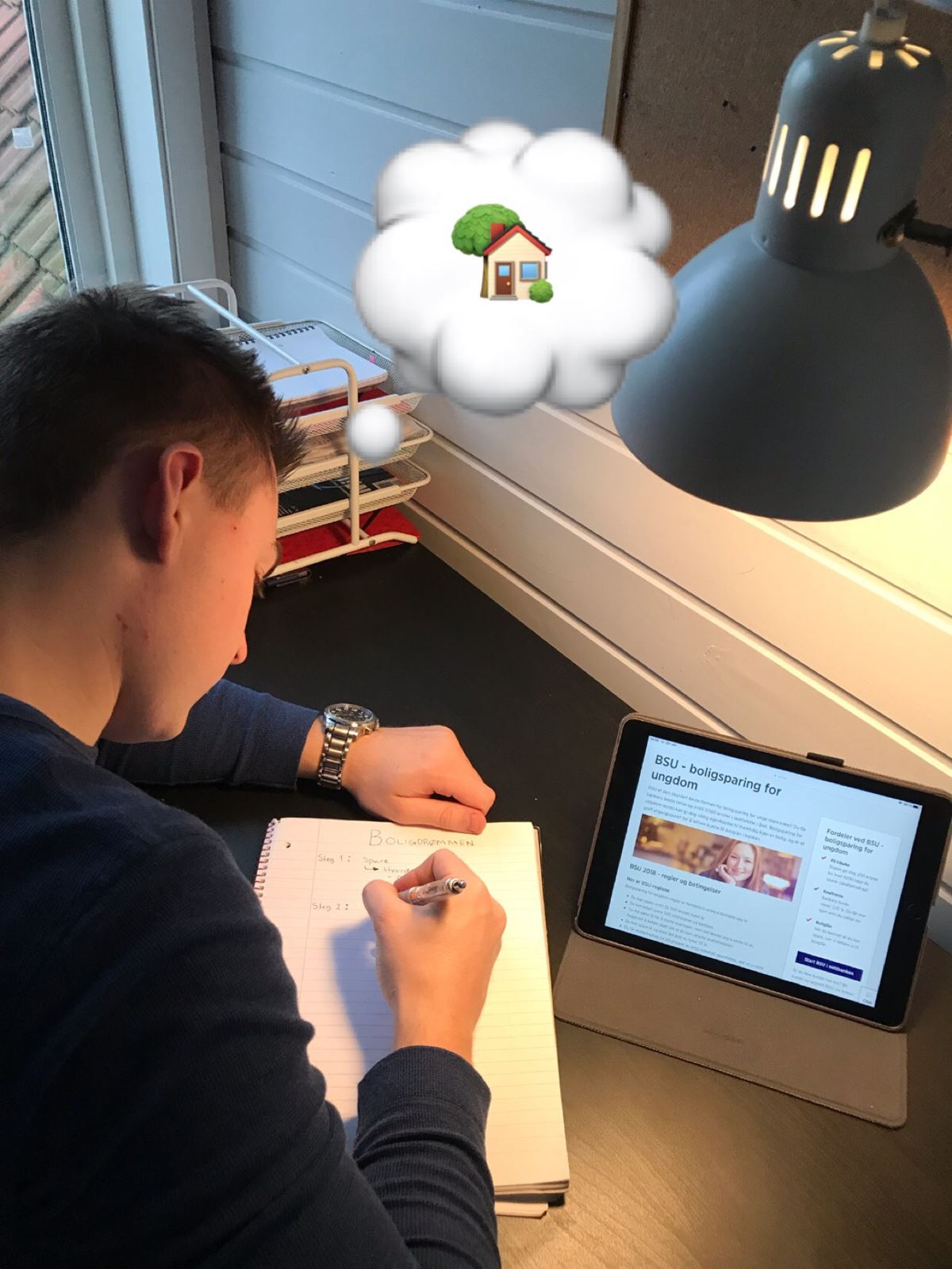 Student leser og sparer på BSU